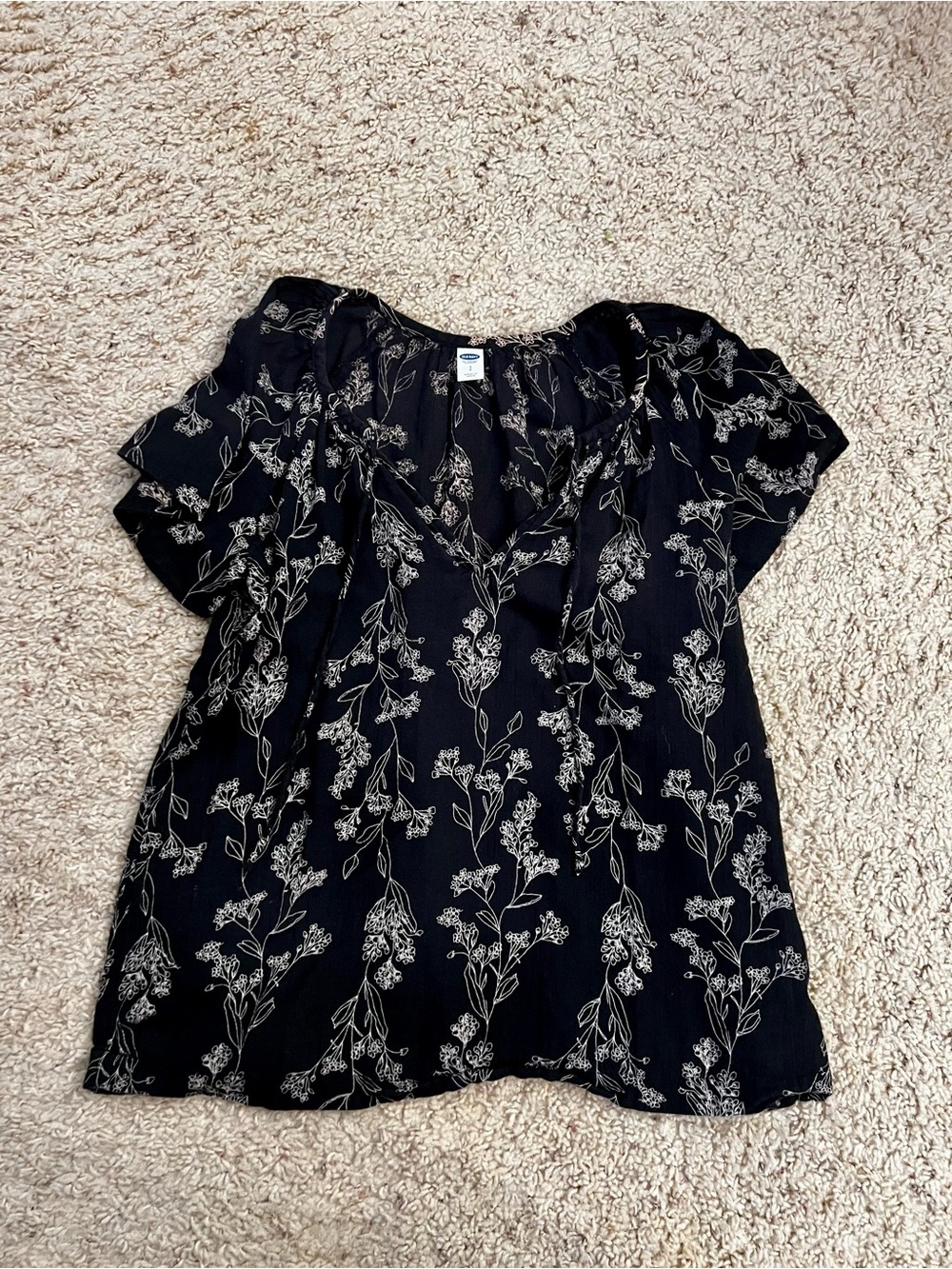 Old Navy Black Short-Sleeve Floral Print Blouse